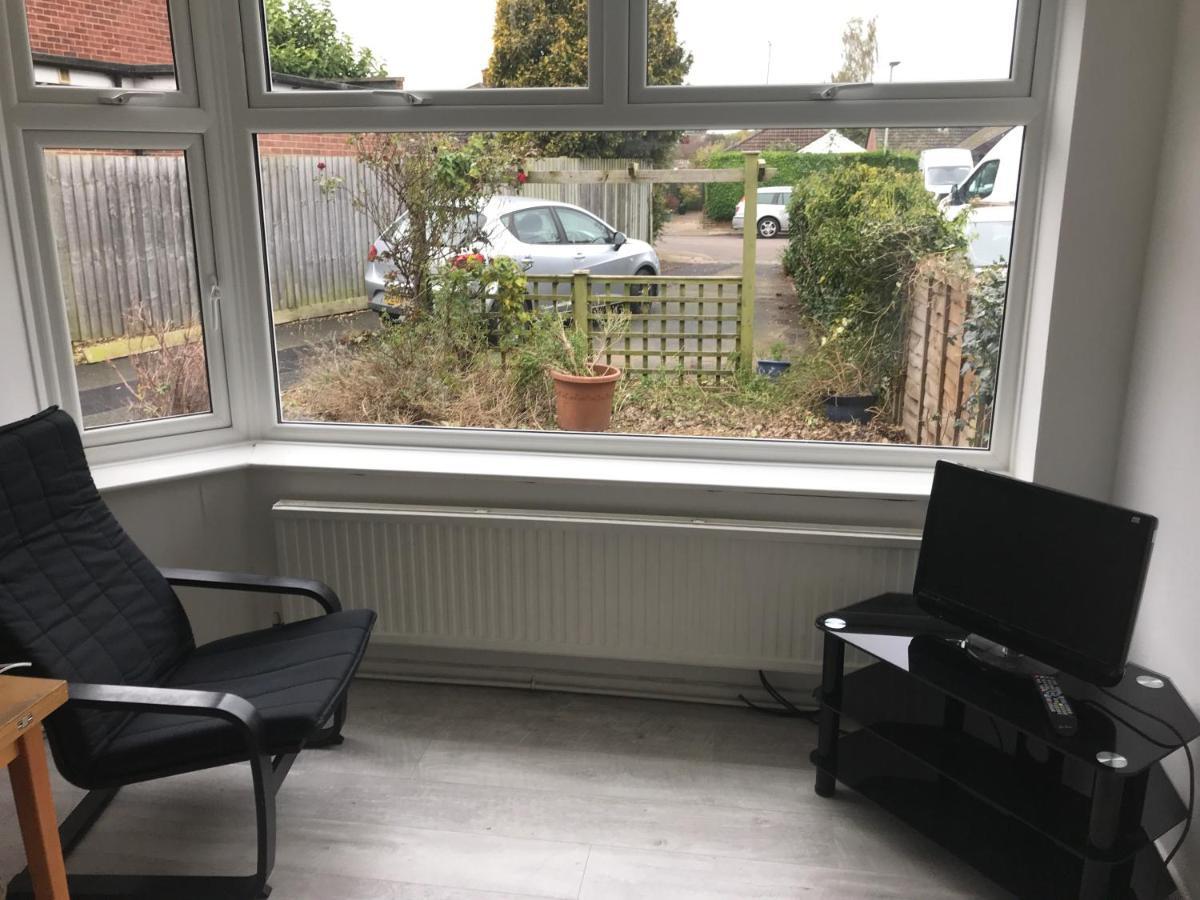 2 Bedroom Garden Apartment Cheltenham Exteriér fotografie